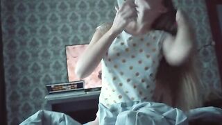 A morning blowjob isn’t stopped by a phone call