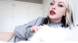 Girlfriend’s persuasive facial for you to enjoy