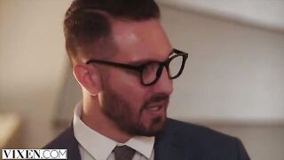 A hot model arranged a private meeting with a fashion designer for an exclusive tryout