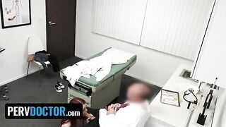 A young ginger girl visited a doctor because of an illness, but she had no money to pay for the consultation