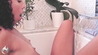 The guy woke up to a blowjob from his hot girlfriend in the morning
