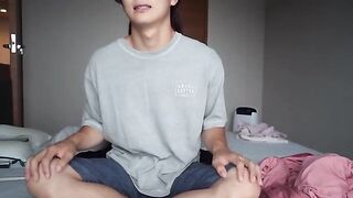 The hottest girl gives Femdom Facesitting while Handjob, Shaking Doggy