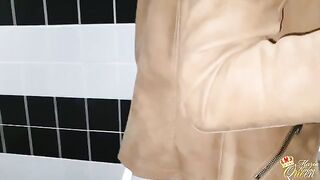 Babe fucks in the toilet of the restaurant, it's risky but she likes it