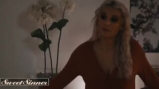 Guy thanks girlfriend for sex with a special surprise
