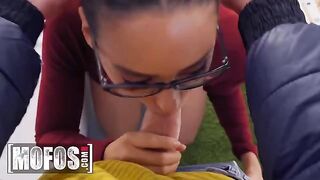 Nerdy Jordi fucked hot chick Andreina DeLuxe for cash