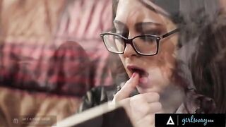 Investigator Riley Reid rubs her pussy in a fantasy scene