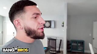 PAWG Alert: Peter Green can't resist Harley King's big ass