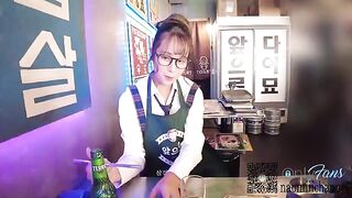 Drunk Asians are having fun on a date