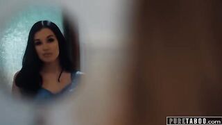 Bride-to-be cheats on her BF in a steamy lesbian session