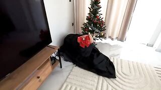 The courier brought a parcel and a passionate surprise to the wife in this steamy scene