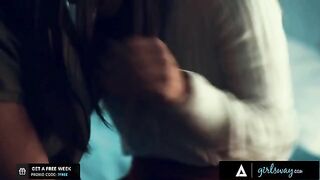 Kendra Spade and Alina Lopez in hot scissoring action