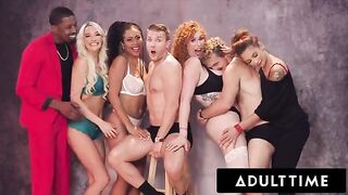 A guy organized an orgy for his girlfriends in a hotel room