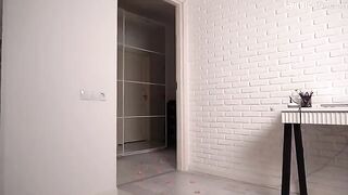 The surprise for the boyfriend turned into a passionate encounter with a courier on Valentine's Day