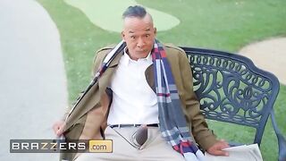 Guy flashes his cock in the park, attracts Ebony Mystique