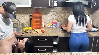 Appetizing 18-year-old hijastra cooking for her stepdad