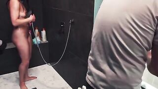 A man gets his dick sucked in the shower, but it's all in vain
