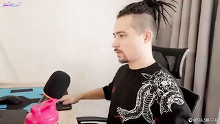 A cute girl rewarded her geek partner with anal sex after playing Call of Duty