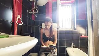 My dirty friend jerked me off in the bathroom, it was a wild time
