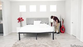 A mature woman seduced the moving man with her impressive curves