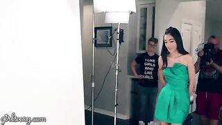Two 18yo prom queens know how to use their fingers