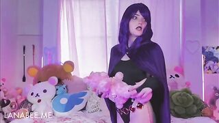 Raven discovers Starfire's toys and plays around