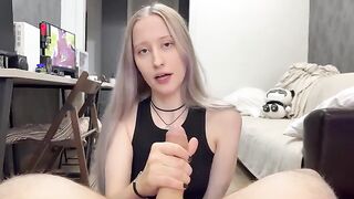 A cute elf girl gets a creampie in her pussy