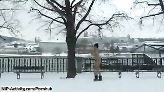 Student bares boobs and ass on a stroll in the city