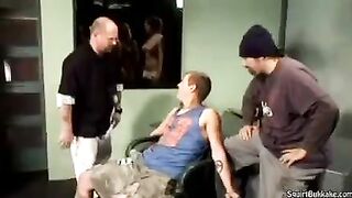 Bukakke with a cumshot right in the mouth, no swallowing