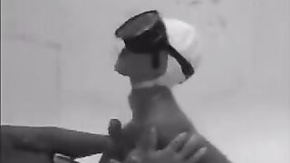 During the dive, the beauty made a blowjob to an underwater technician