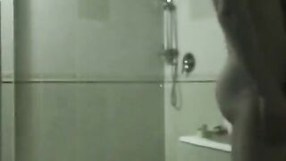 Bath sex with two drunk Russians in a steamy homemade scene