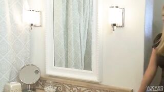 The husband decided to fuck his wife in the bathroom