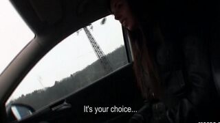 A cunning taxi driver offered a passenger to do a blowjob