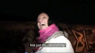A hot girl has sex in the toilet with an unfamiliar guy