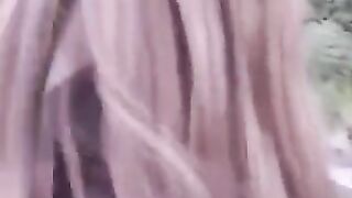 The girl is not embarrassed to do blowjob in public places