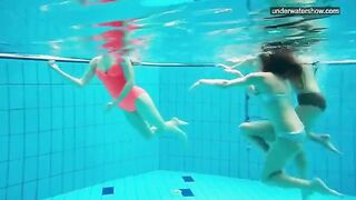 Bikini girls photographed by a hidden camera underwater