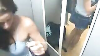 A girl has sex in front of the hidden camera