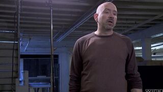 A homeless person tried to fuck a passerby in the gateway