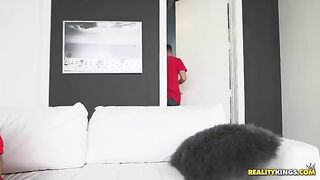A man fiercely fucked a beauty in the shower
