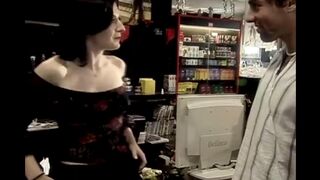 Quick fuck with a saleswoman right at the counter
