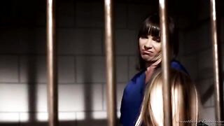 Two lesbian prisoners fucked each other in their cell without any restrictions