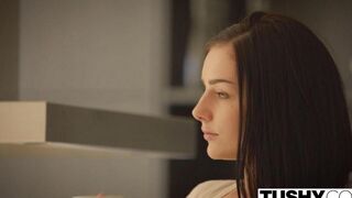 The husband persuaded his wife to try anal for the first time