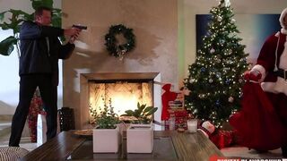 A woman is fucked by a bearded Santa Claus
