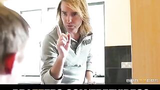 A Japanese girl has sex right after taking a bath with a guy