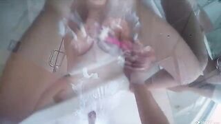 I saw Karter Foxx making blowjob in the shower and I cum