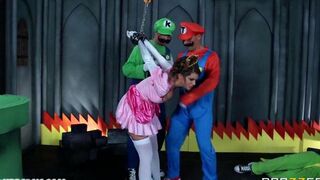 Bunch of pussies gets fucked in a hot group sex