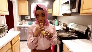 A cute girl was fucked by an American, her pussy was smashed
