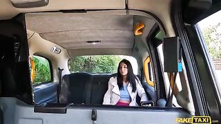 An Italian girl has sex with a man in his car