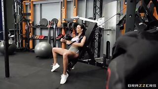 Hard scissoring with a girl in a sweaty lesbian sex