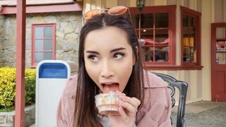Public flashing at the theme park, a daring act to try!