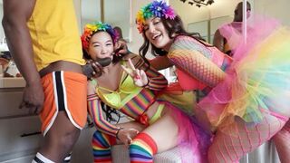 A man fucked two girls in an equal way, embodying the free use spirit